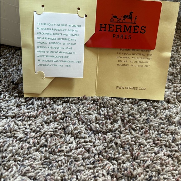 NWOT DESIGNER HANDBAG - Picture 12 of 15